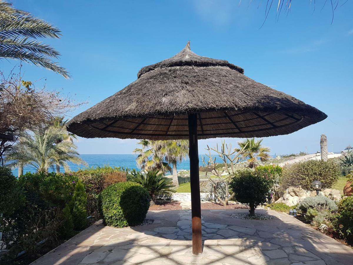 Sea Front Villa Vera Klorakas Exterior foto